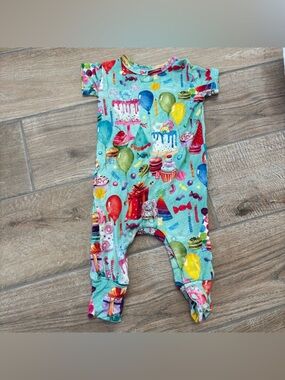 Posh peanut  Bamboo Short Sleeve Basic Romper - Happy Birthday 3-6 months